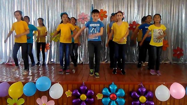 Флешмоб "Астане 20 лет!" Группа учеников 7"А" ТУСШ смотреть онлайн