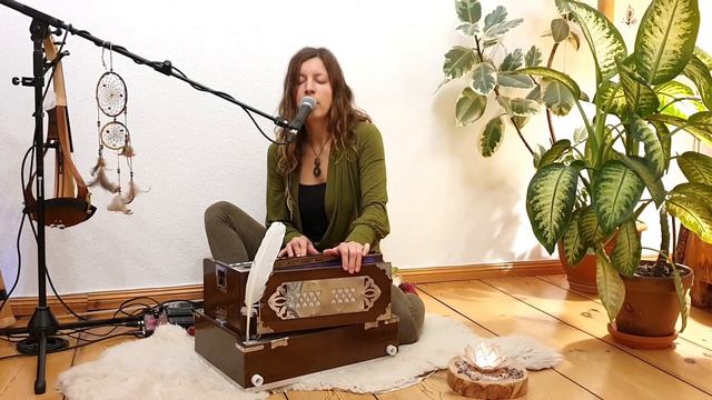 Om Mani Padme Hum | Healing Arts | Annemarie (Live) смотреть онлайн