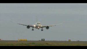 Тестовая посадка Boeing 787 Dreamliner при боковом ветре