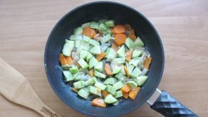 Фунчоза с красной рыбой
