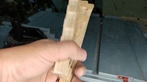 Простая и очень полезная вещь на кухню из дерева своими руками