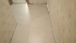 Настил фанеры 21 мм на лагах затем полукоммерческий линолеум