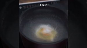 Яйцо Бенедикт с индейкой на завтрак.mp4