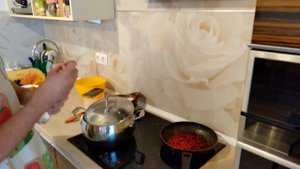 Борщ из утки с пампушками