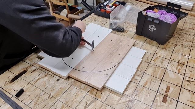 Неделю ремонтировал стул который стоит 500₽ смотреть онлайн