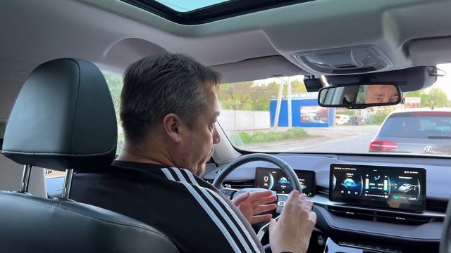 Бензин появился на АЗС Украины.Люди в очередях с 5 утра!!! смотреть онлайн