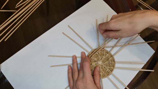Чайный набор из газетных трубочек. Часть 2. Плетем Сахарницу.