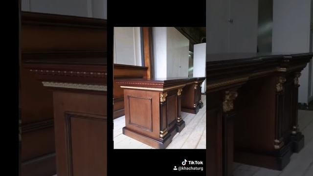 Стол для руководителя в классическом стиле