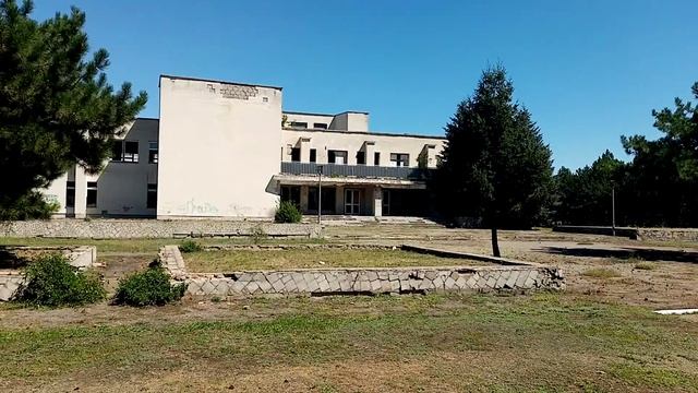 Заброшенный объект в Аскании Нова