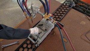 Рез двумя резаками машиной термической резки CG1—100