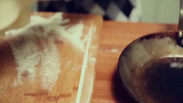 Пицца с моцареллой и томатами (Маргарита)