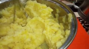 Что приготовить из куринных желудков. Картофельная запеканка с куринными желудками.