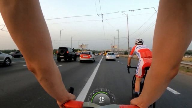 Пугаем пешеходов на велодорожке и люто валим по шоссе:)) смотреть онлайн