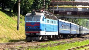 Электровоз ЧС4-076 с поездом №74 Москва - Львов