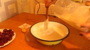 Пирог со сливой в мультиварке.Быстро и вкусно.