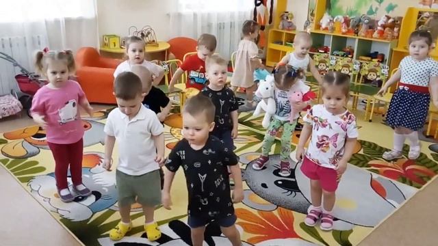 Сиреневая (средняя группа). Зарядка смотреть онлайн