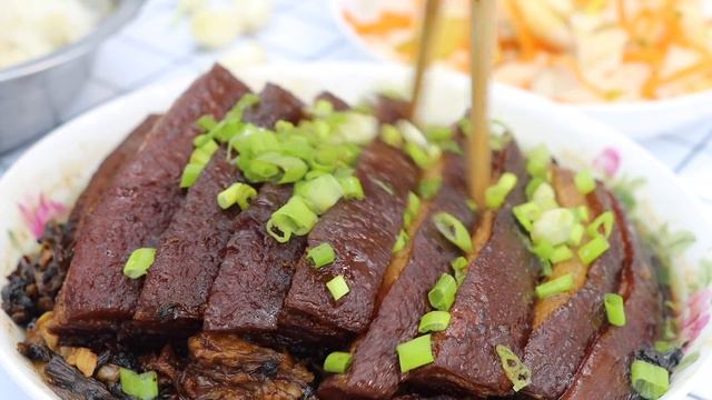 超级硬菜“梅菜扣肉”！阿强忙活两个多小时，软糯入味，入口即化，太过瘾！【cram阿强】 смотреть онлайн