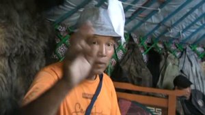 Тувинец поет по-казахски.