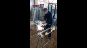 Бронирование стекол на производстве.