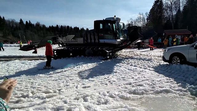 Ратрак тащит Subaru смотреть онлайн
