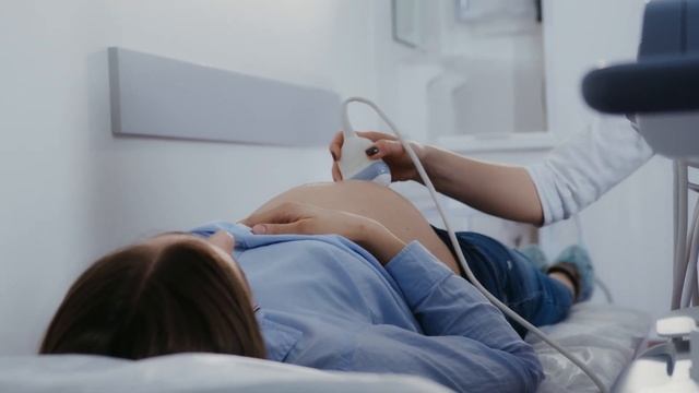 ИКОТА ВО ВРЕМЯ БЕРЕМЕННОСТИ | Правда ли что малыш икает в утробе матери и когда это опасно смотреть онлайн