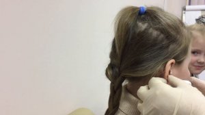 Процесс прокола ушей детям