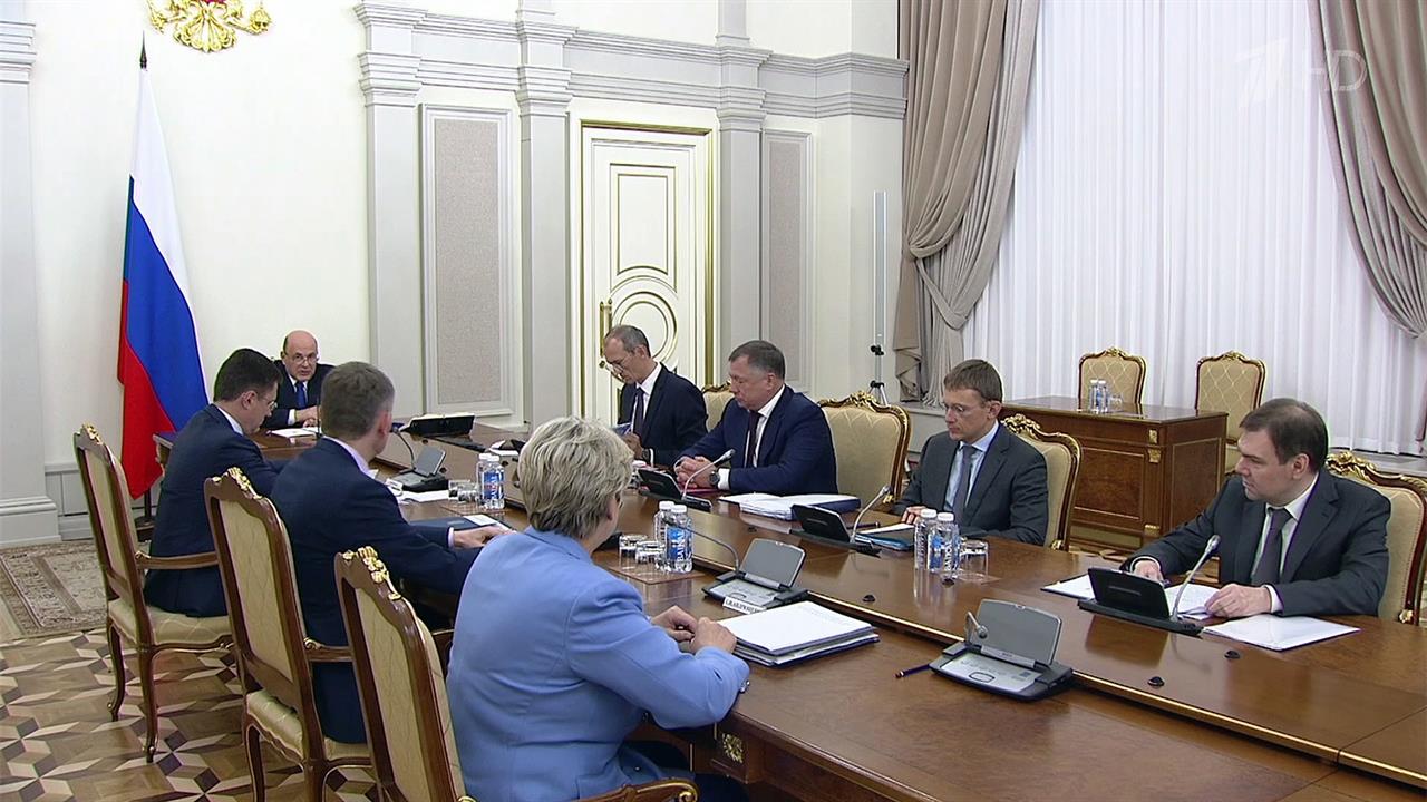 Правительство направит дополнительно более 4,5 млрд рублей на строительство новых школ в России