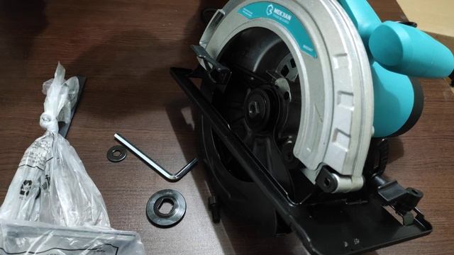 Распаковка — Торцовочная пила Mekkan MK61001 смотреть онлайн