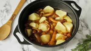 Тушеная картошка с опятами