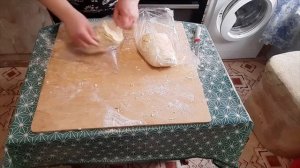 Слоёное тесто быстрого приготовления. И пироги с брусникой из слоёного теста .