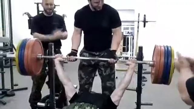 Идрис Кузаев жим лежа 240 кг, собственный вес 88 кг. смотреть онлайн