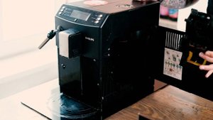 Обслуживание, очистка и уход за  автоматической кофемашиной