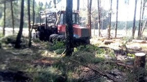 Никто не смог,ТОЛЬКО ОН! Форвардер Komatsu гонит волну !