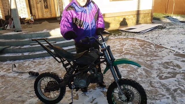 ДЕД в 70 ЛЕТ КУПИЛ ПИТБАЙК!!!ЭТО НАДО ВИДЕТЬ смотреть онлайн