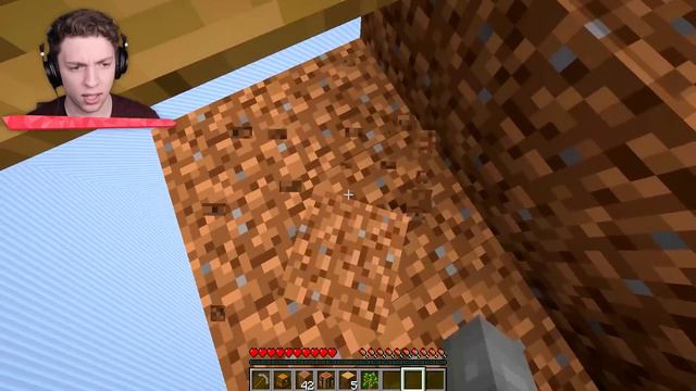 Minecraft SKYBLOCK But TNT Rises! смотреть онлайн