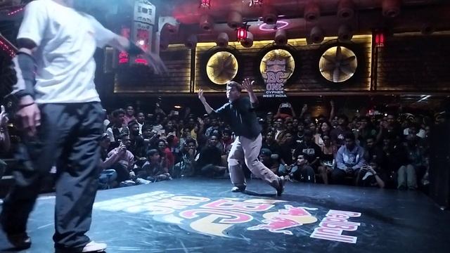 BBOY WILD CHILD VS ARMSTRONG| TOP 8| REDBULL BC ONE WEST ZONE CYPHER 2023 (INDIA) смотреть онлайн