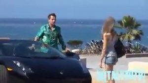 Отшил девушку четко