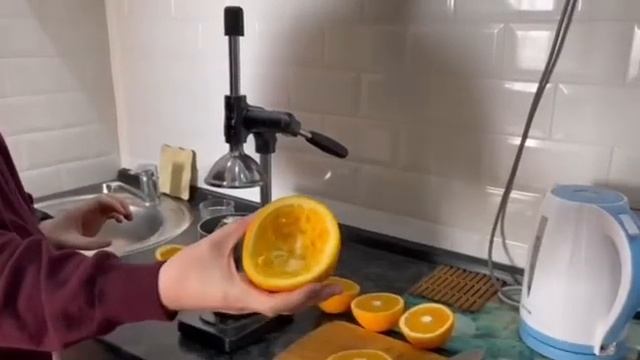 Fresh Squeezed Delight: Homemade Orange Juice Recipe!