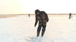 Рыбалка по окуню со льда. Зимняя рыбалка на Чанах