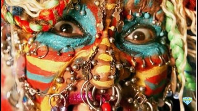 Люди, сознательно себя уродующие… смотреть онлайн