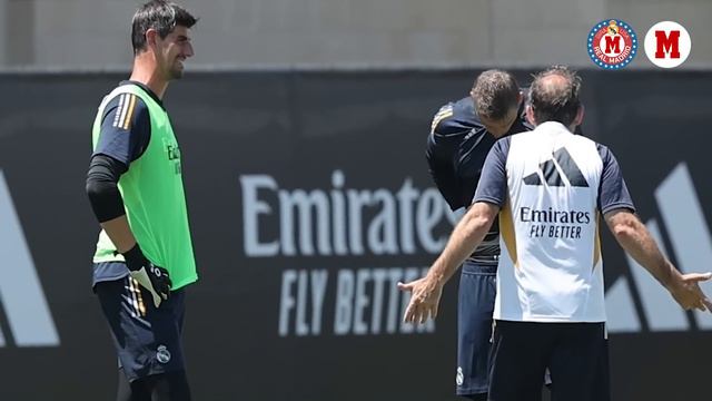 El preparador de porteros Luis Llopis, para el entrenamiento... para abroncar a Lunin  I MARCA смотреть онлайн