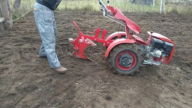 Оборотный плуг для мотоблока