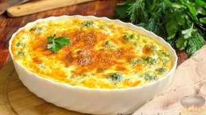 Незный лосось очень холос!
ЗАПЕКАНКА ИЗ ЛОСОСЯ И БРОККОЛИ В ЯИЧНО-СЛИВОЧНОЙ ЗАЛИВКЕ