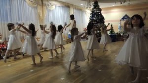 Танец льдинок снежинок