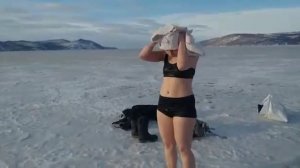 Купание в Охотском море