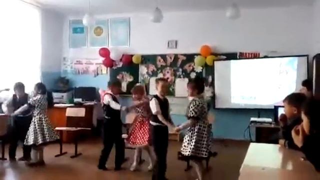 2 'в' на 8 марта смотреть онлайн