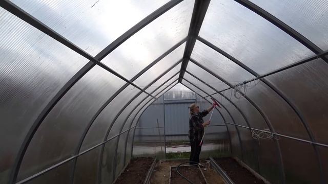 Дачный влог/ Помыли теплицу смотреть онлайн