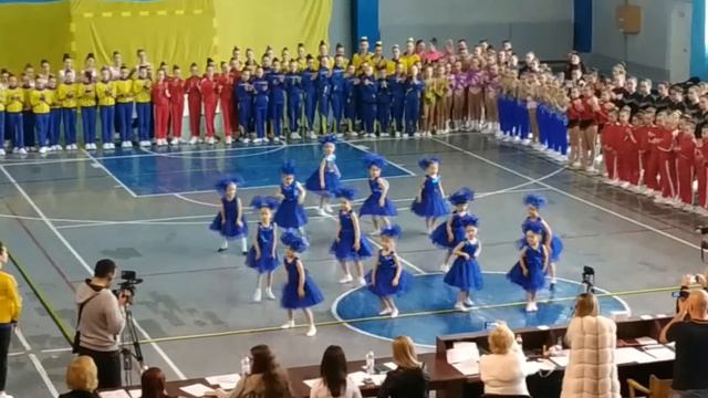 Танец младшей группы спортивной аэробики Экстрим Злую тучку наказали Южноукраинск Олимп 13 04 2019