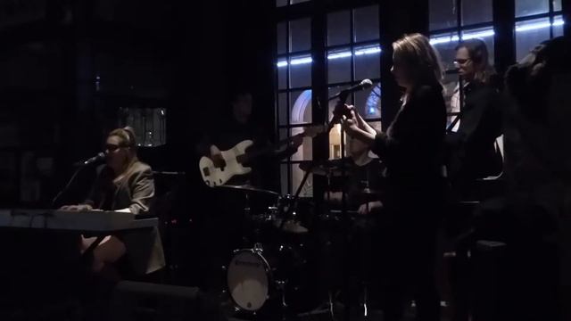 "Saving All My Love for You" by Whitney Houston смотреть онлайн