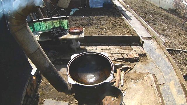 лагман в казане на костре